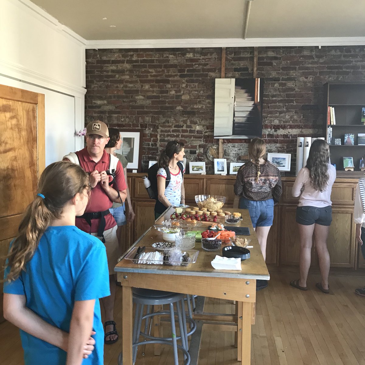 How’s your #artwalk going? The Downtown Bangor First Friday Artwalk continues until 8pm tonight. Join us for this awesome celebration of art and artists! #heybangor