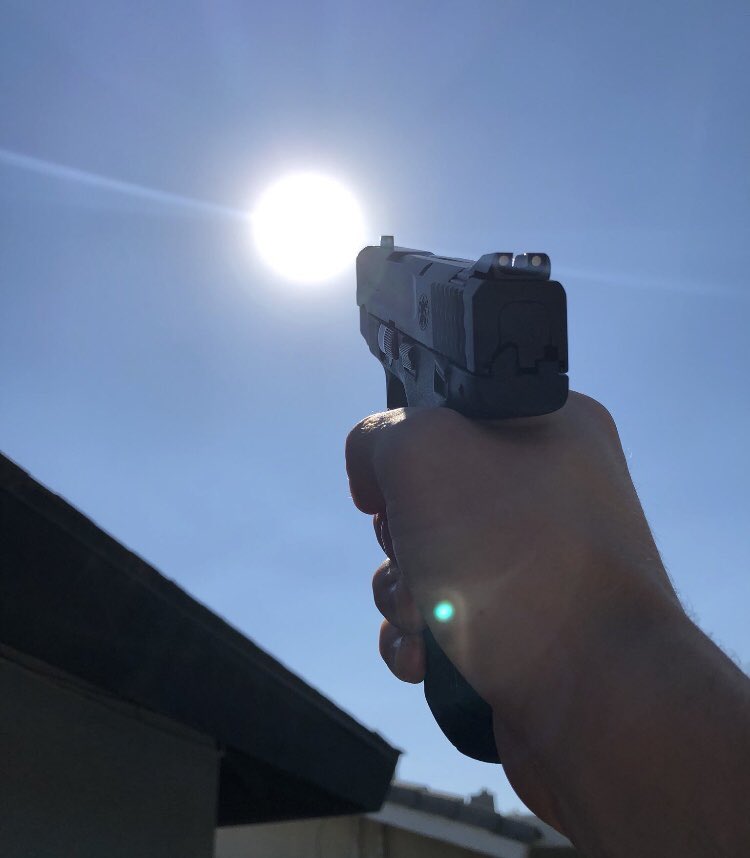 lmaogizzelle's tweet photo. The whole IE rn https://t.co/AdgpqVNnkY