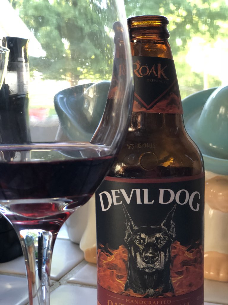 DeathByLipstik's tweet photo. @Jay_Rombach @Emdaffodils @MarkClarkster @edgyerin @JillV373 @three313 @aperlamontiel1 @Naranoriko2 @HammerDave1966 @kellyhart1961 @KristenKivo @TathamSmith @trailhawk2013 @colleengleason @Dee_Kujo @deascott17 @feroni22 Feeling ya Jay today's a day to 2 fist it!! lol 😂 🍻cheers been working cant catch up with you guys and still trying to stop in and out #soparched lol https://t.co/YoH3JJd63h