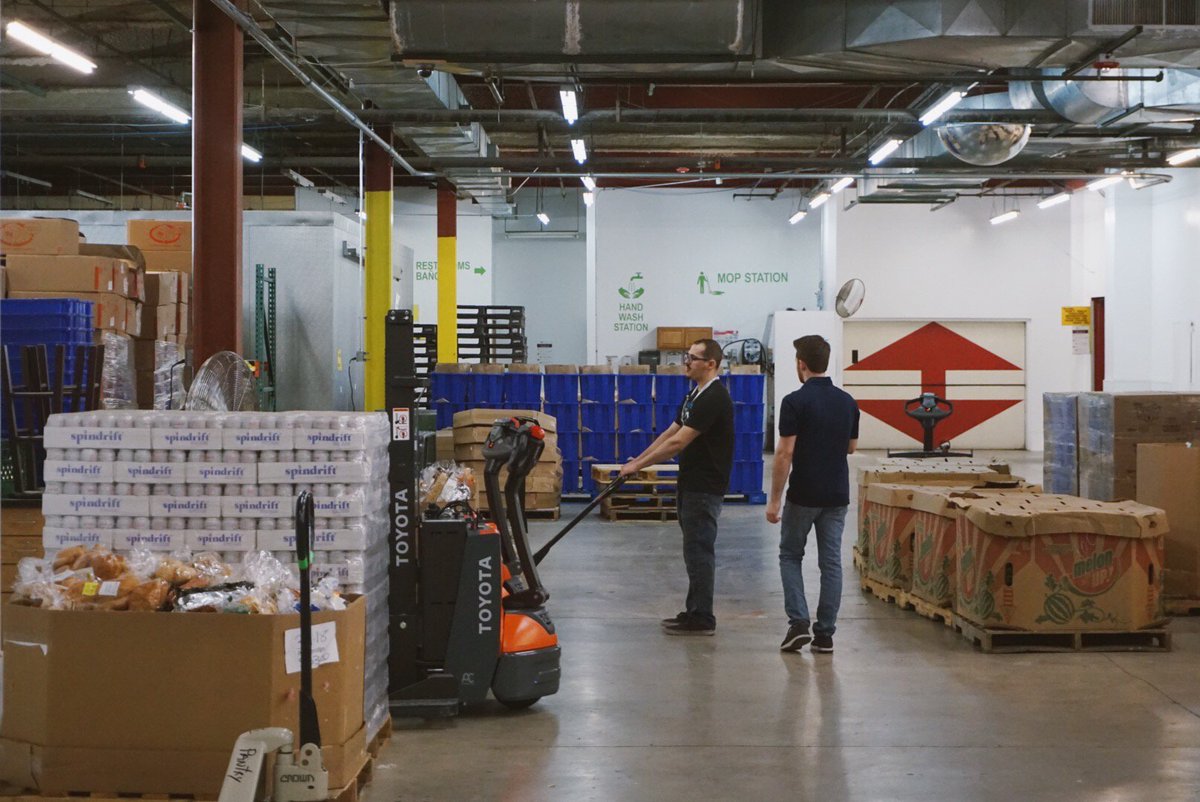 HexagonMining's tweet photo. Hexagon #MINterns spent the day giving back to the community by volunteering at the food bank. Thank you @foodbanktucson for all you do to help Southern Arizona! https://t.co/Vnu4T7QHfo