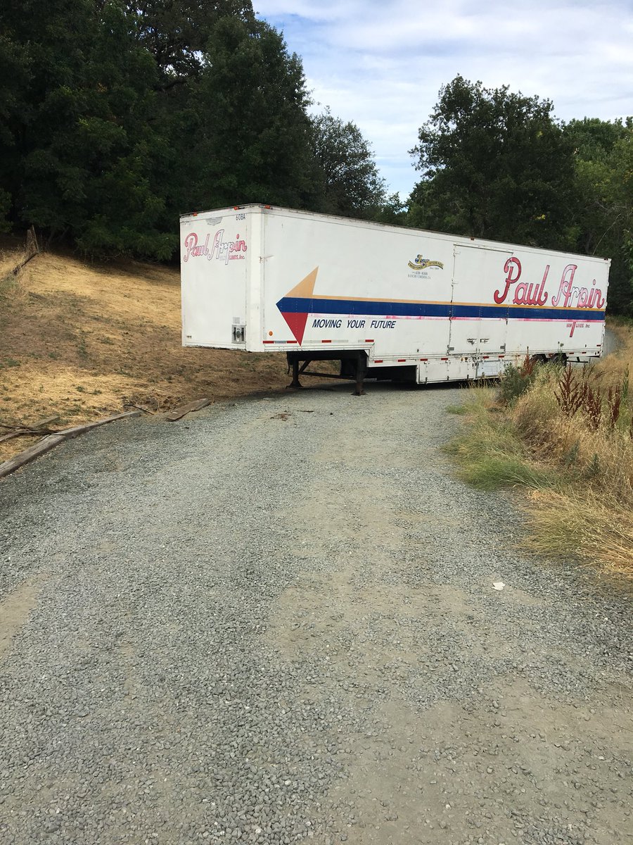 RyanBosch14's tweet photo. Welcome Bosch family to the neighborhood. Sorry neighbor that the moving company blocked the road!! Can’t make this stuff up! Good thing I have plenty of Boont and Boonville Gold cold!! https://t.co/RFTwLR4tUW