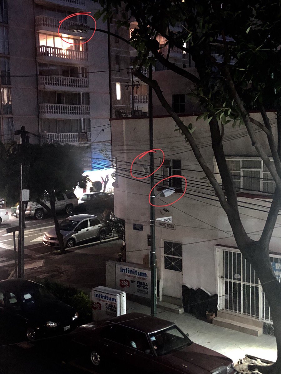 JorgePRendon's tweet photo. @072CDMX En la calle de Juan Sanchez Azcona casi esquina de Pilares en la Col. Del Valle Centro, no enciende ninguna de las 3 luminarias. Se requiere de su reparación por favor.
Gracias. https://t.co/dgoN9y97Uo