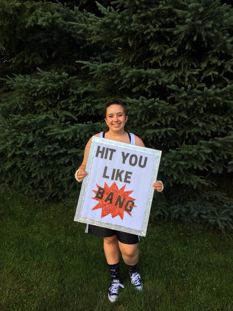 alltoojenna's tweet photo. 💥HIT YOU LIKE BANG💥 

It’s been 6 years since the first time i saw Taylor and now I’m finally seeing her for the second time at Gillette night 3!!! My mom and I can’t wait😍 @taylornation13 @taylorswift13 https://t.co/9hrVfTMm2M