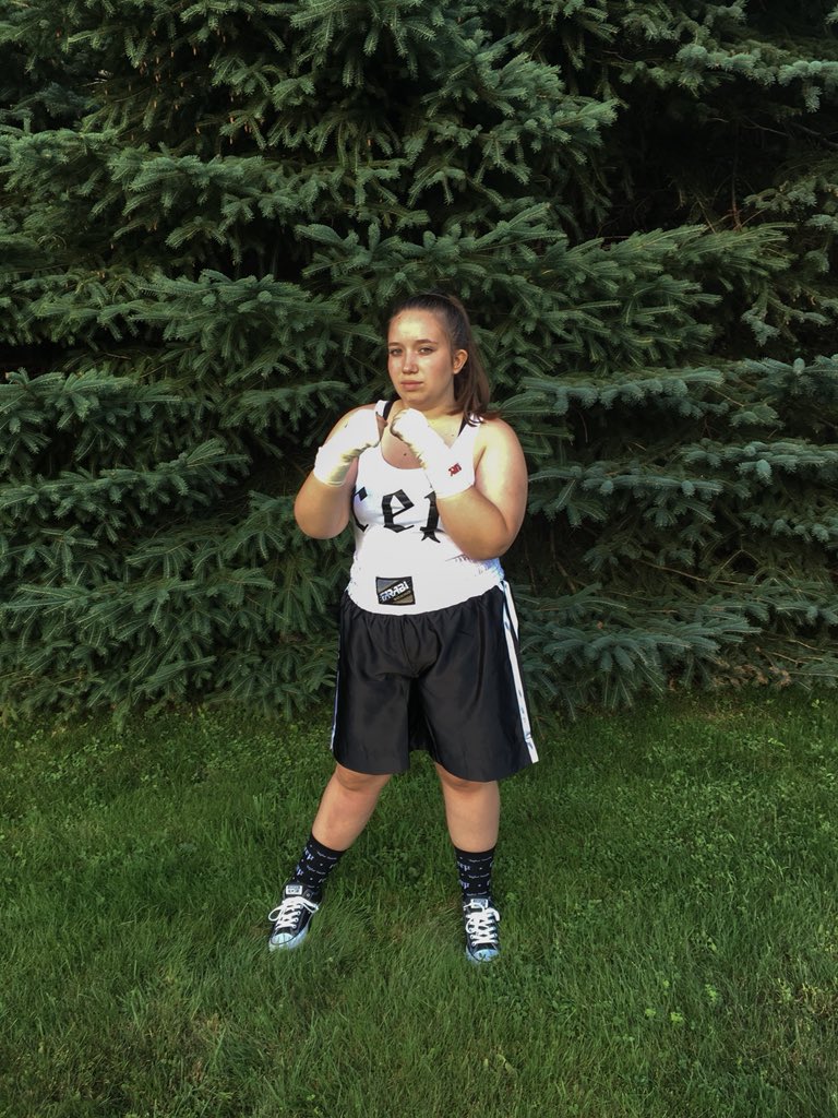 alltoojenna's tweet photo. 💥HIT YOU LIKE BANG💥 

It’s been 6 years since the first time i saw Taylor and now I’m finally seeing her for the second time at Gillette night 3!!! My mom and I can’t wait😍 @taylornation13 @taylorswift13 https://t.co/9hrVfTMm2M