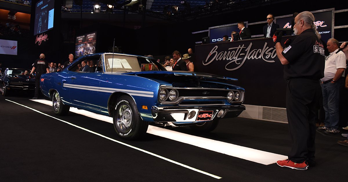 Who would you want riding shotgun with you in this 1970 Plymouth GTX?

Lot 715: bit.ly/18NE1970Plymou…