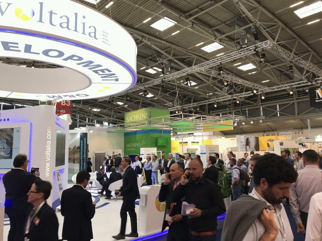 SuncolEnergy's tweet photo. ✔La exposición y la conferencia del evento se centran en las áreas de energía fotovoltaica, energía solar térmica, plantas solares, así como en infraestructura de red y soluciones para la integración de energía renovable. 😎 #intersolar #exposolar #energiafotovoltaica #energía https://t.co/hIiuL79HlM