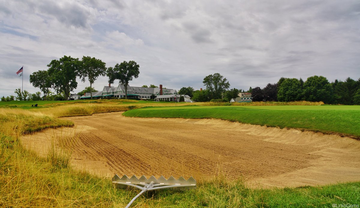 LinksGems's tweet image. The 15th green at Oakmont Country Club features a furrowed bunker in the old style preferred by course architects H.C. &amp;amp; W.C. Fownes, who said, “A shot poorly played should be a shot irrevocably lost.” Mission accomplished, gentlemen.