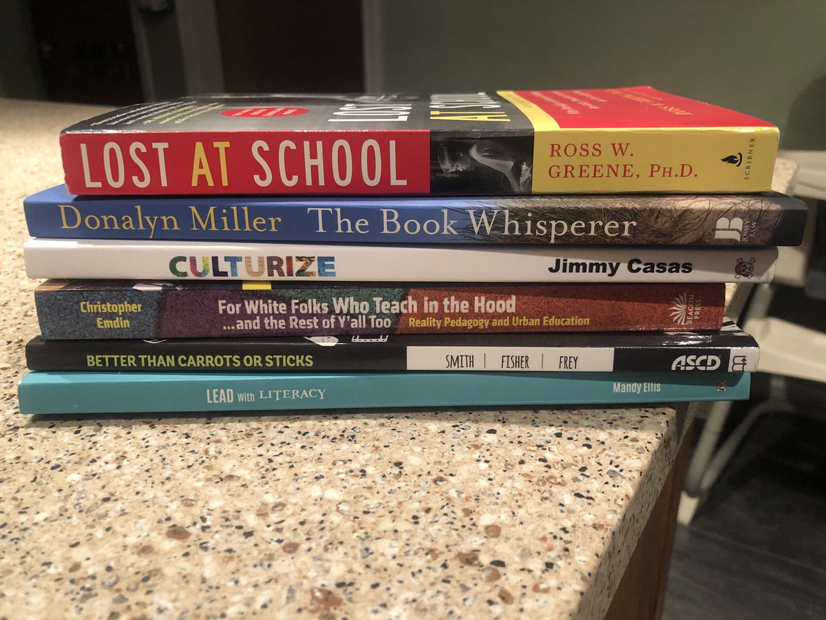 KingofReading31's tweet photo. Summer reading! ππ#leadreader #alwaysgrowing #LeadLIT https://t.co/XrQXgFhX9i