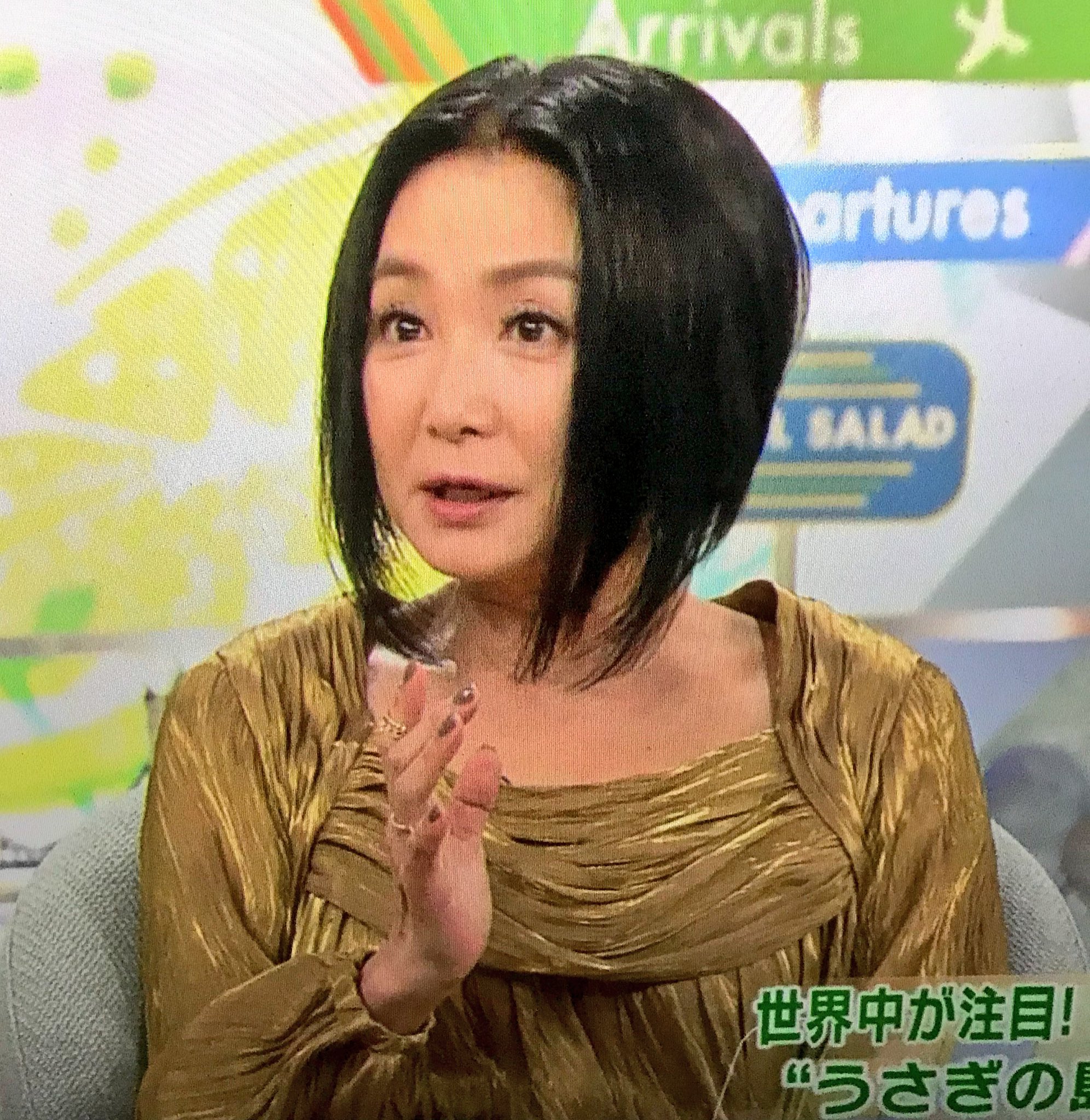 りある こころ Youtuberの日常 浅野温子さん 髪切ってる W浅野世代のにはyahooニュースになるレベルではなかろうか これまた斬新なスタイル 昔宇多田ヒカルさんがしてたような それのもっと激しいやつ 最近髪切る女優さん増えてる 中谷美紀さんも
