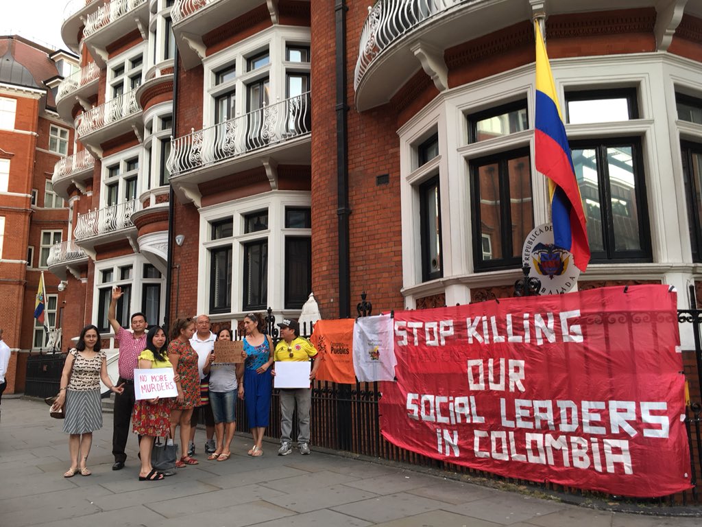 votaremosSI's tweet photo. @jerojasrodrigue 🕯 #VelaPorLaVida En Londres Reino Unido
Más unidos que nunca debemos encender una luz por la paz, por la dignidad, por cada uno de los líderes y lideresas sociales que han perdido la vida por luchar y anhelar un mejor país para todos y todas. https://t.co/pGqOsA8wqd