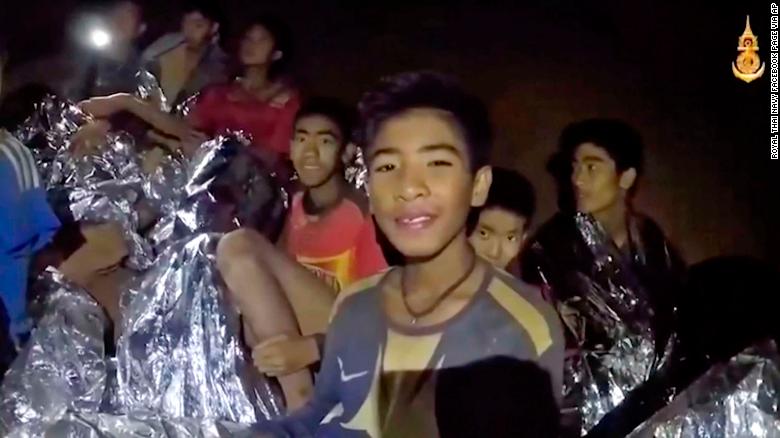ResistancePrays's tweet photo. How Much Effort Per Life? - https://t.co/fT8Akw4xWg #FamiliesBelongTogether #EndFamilySeparation #ThamLuang #Thamluangcave #Thailand #WorldCup #ScienceofTrauma @theIRC https://t.co/jKdXs3lWGi