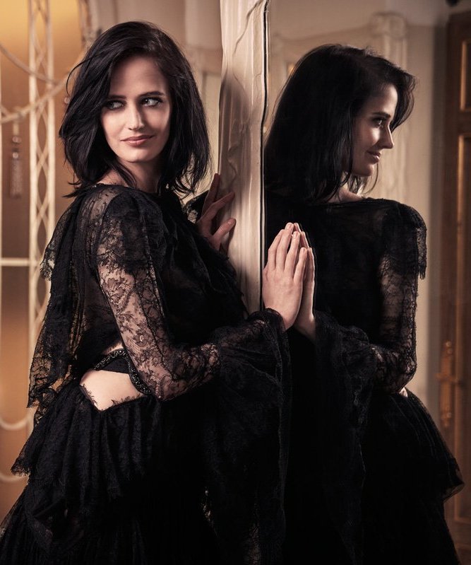 Happy Birthday to this unbelievably talented, beautiful and strong woman!!! I love u sm Eva Green 