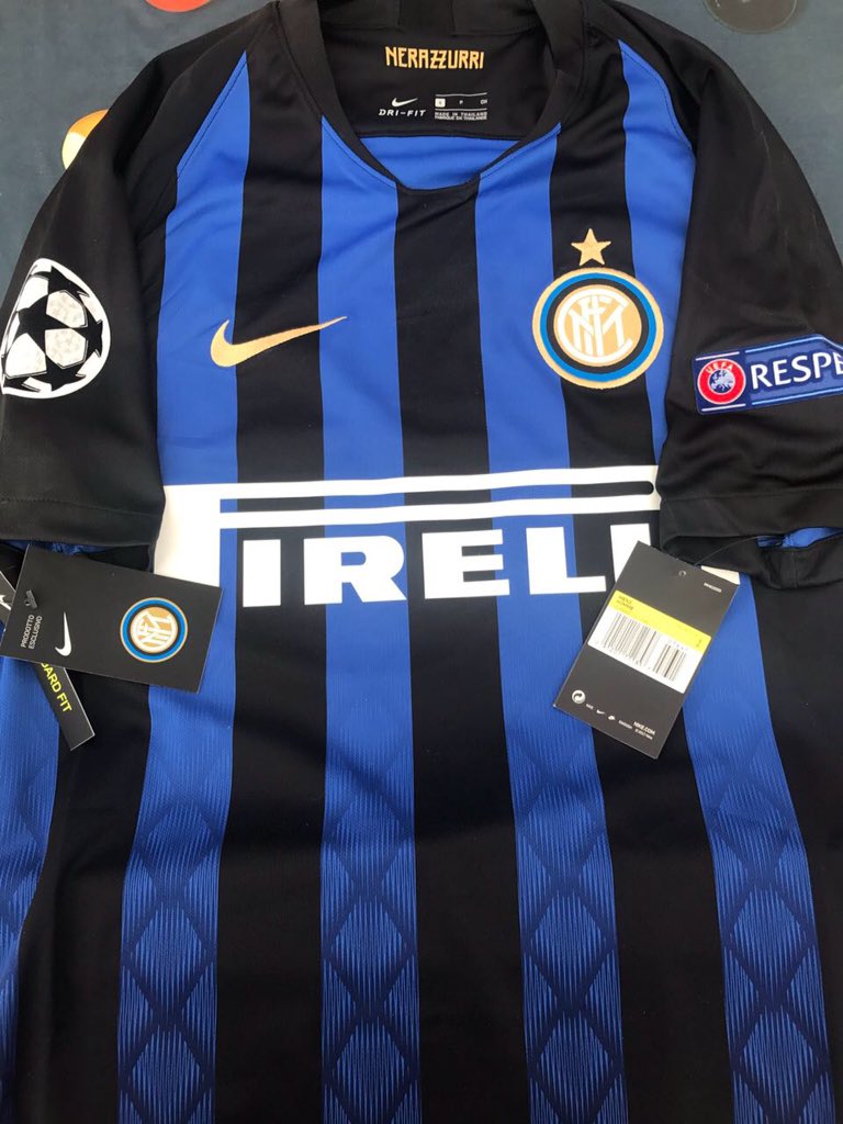 Ready Stock!
Jersey Inter Home 18/19
GO Thailand
Size S,M,L,XL

Order via WA: 089649982959