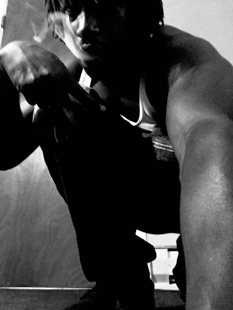 ChiefMeasy's tweet image. We’re I cum from you can die any day #CHICAGO 🙏🏾💯