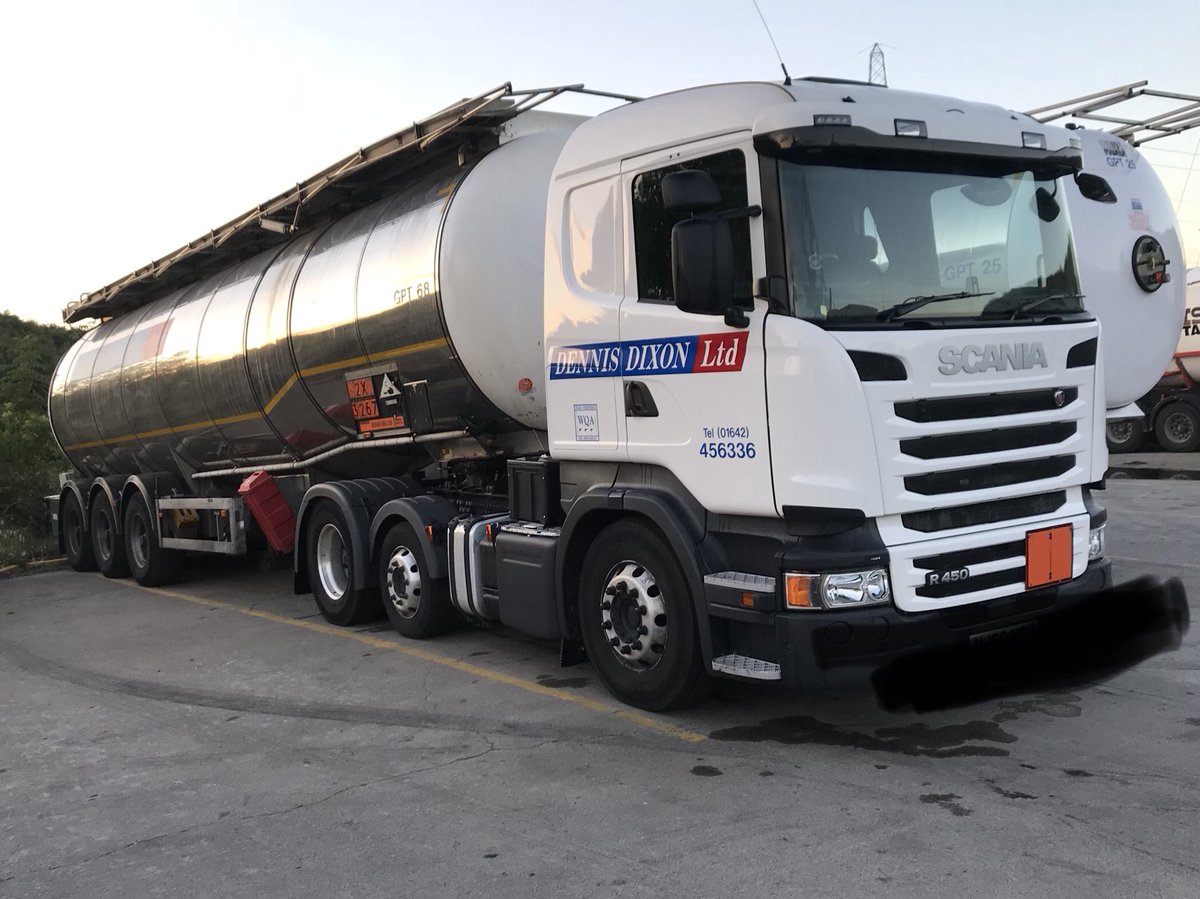 Bobdillinz's tweet photo. Got me  a job into a top tanker firm  its probably the best tanker driver job out there maybe one day they’ll grow into Europe if so Im their man after gaining 5yrs experience  in a good EURO company.... 8 years of trying to get this job #chuffed #prouddriver #hardworker https://t.co/b4cWeg1fPw