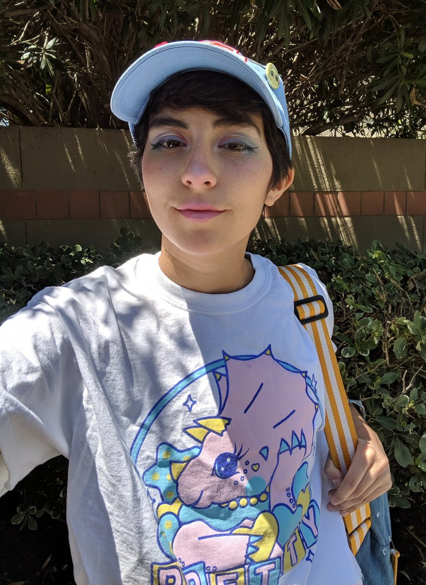 instanoods's tweet photo. Gender is hard but looking cute isn't🌈🏳️🌈 #notyourbinary https://t.co/TwnJhRhMZ3
