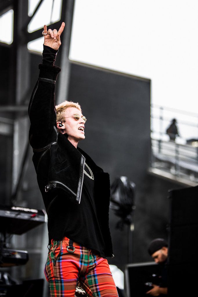 We hope your Friday night is as hype as <a href="/machinegunkelly/">mgk</a>'s set at #RockOnTheRange 🤘

📷 @Stvthrasher