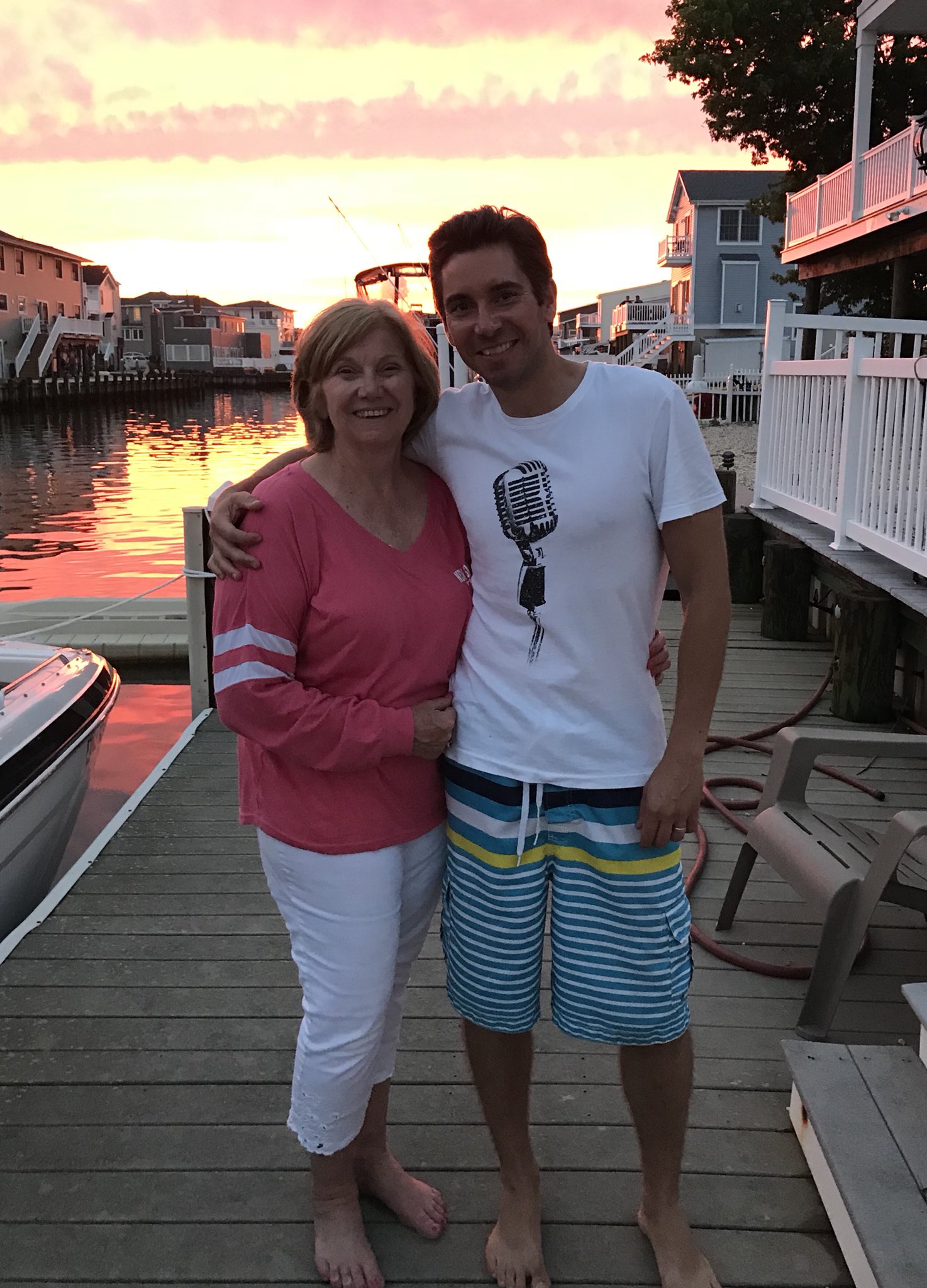 adam-tuss-on-twitter-with-mom-at-the-beach-really-doesn-t-get-better-https-t-co-n0e66xzubu-twitter