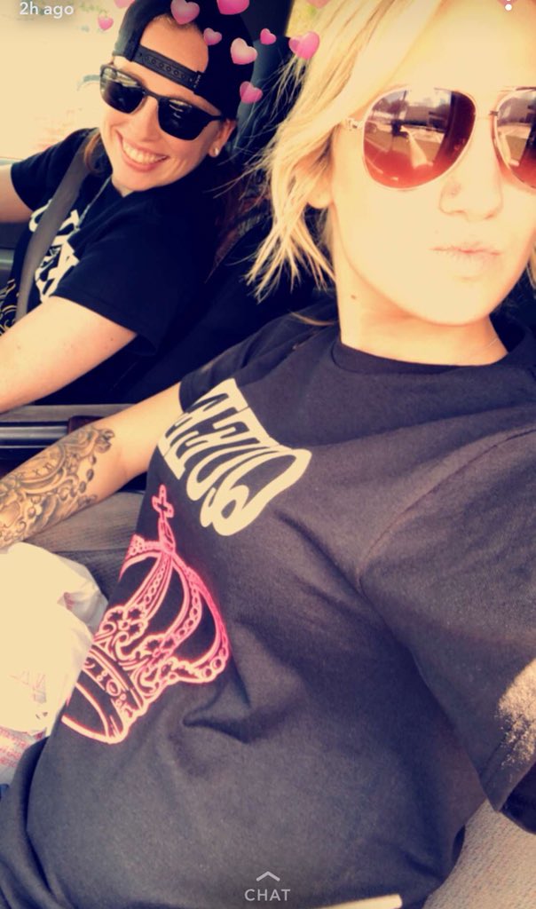 ebproctor94's tweet photo. I’m the king baby your my queen 👌🏻❤️#coupleshirts #webasic 🤷🏼‍♀️ https://t.co/2s7aUFN04K