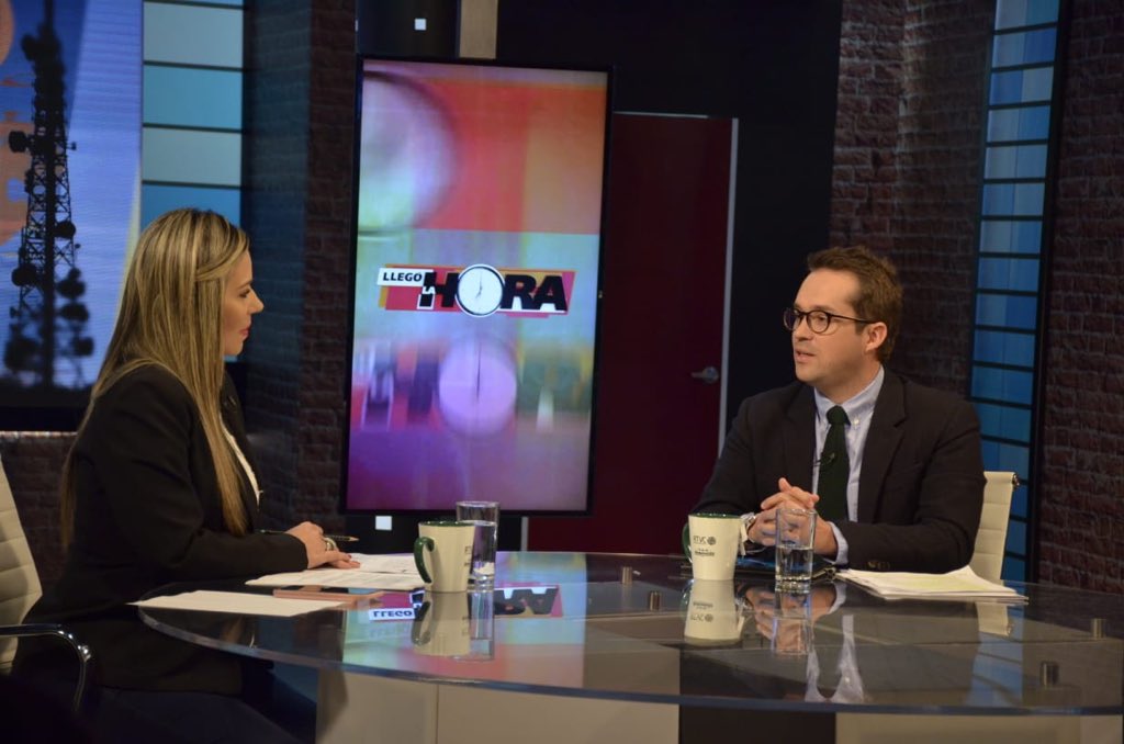 anamaarroyave's tweet photo. El Ministro @JSebastianRozo le cuenta a los colombianos en #LlegóLaHora @InstitucionalTV, cómo las TIC contribuyen a la construcción de la paz. @Ministerio_TIC rinde cuentas en construcción de paz https://t.co/4KD9zpUcXr