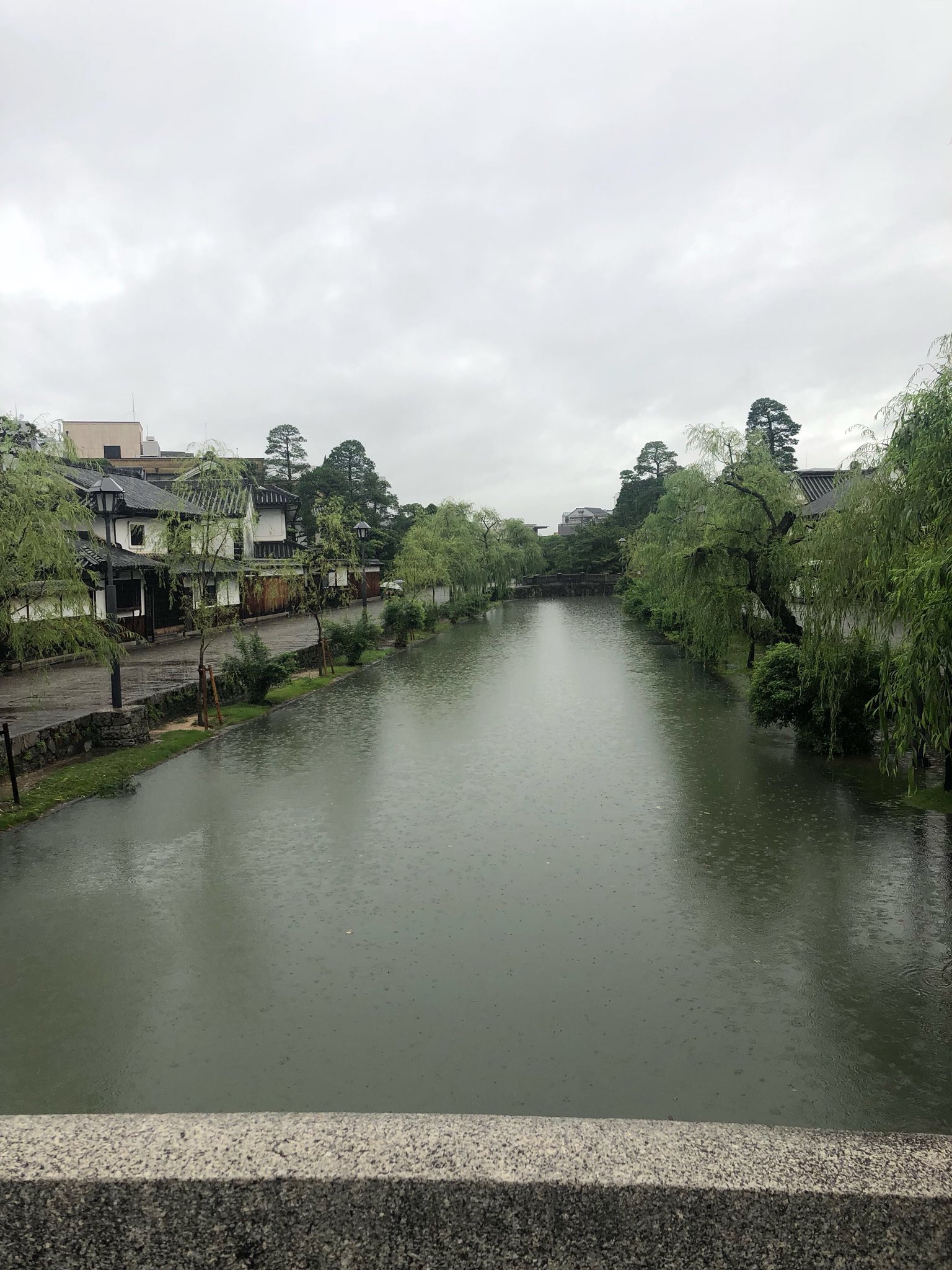 有鄰庵 ゆうりんあん 倉敷美観地区 倉敷川の水位がまさにギリギリです 普段の水位の参考写真も上げておきます T Co Imfhzee7wh Twitter