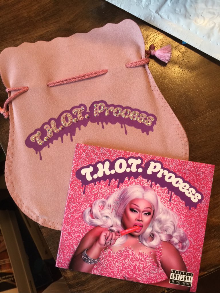 TygerTheKing's tweet photo. Well look what finally came!! @JigglyCaliente #THOTprocess 🍬🍭🍦 https://t.co/hi9y7BwByP