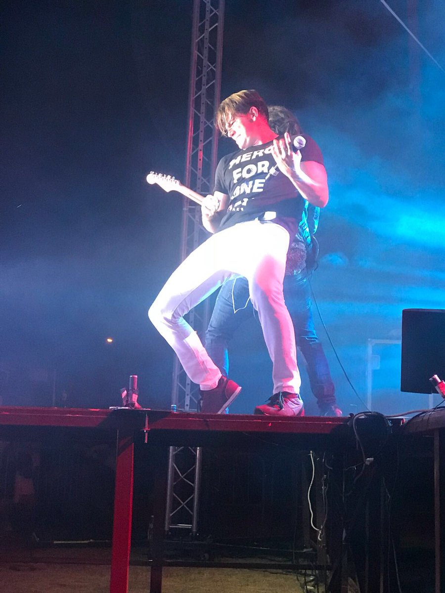 _AndyyLucas_'s tweet photo. Menudo concierto el de hoy,brutal. https://t.co/ZzDQEnEO7L