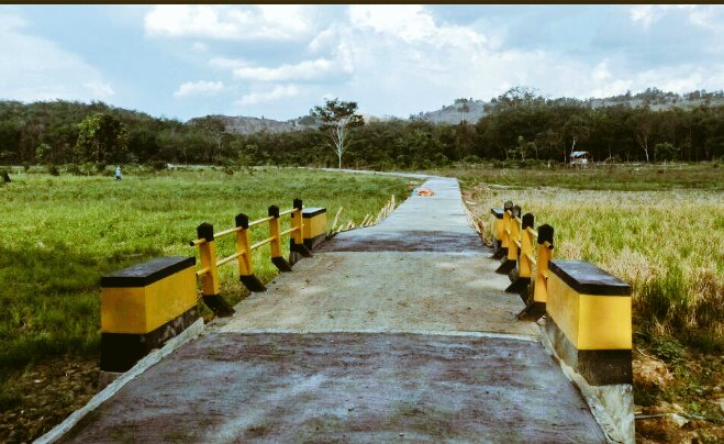 dendonie717's tweet photo. Kegiatan pembangunan Rabat Beton dan Jembatan Desa Tarungin Kec.  Hatungun Kab.  Tapin
#PIDMandirikanDesa
#TPPIKalsel
#TPPITapin
@jokowi
@ekosandjojo
@anwsanusi
@taufikmadjid71
@fachrilabalado
@kpw3_kalsel https://t.co/ybRILW4FfX