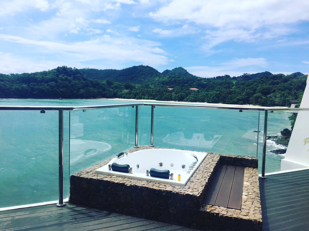 kittyaddict13's tweet photo. Your own jacuzzi overlooking dakak beach #dakakvillas https://t.co/tCtTnkNqcG