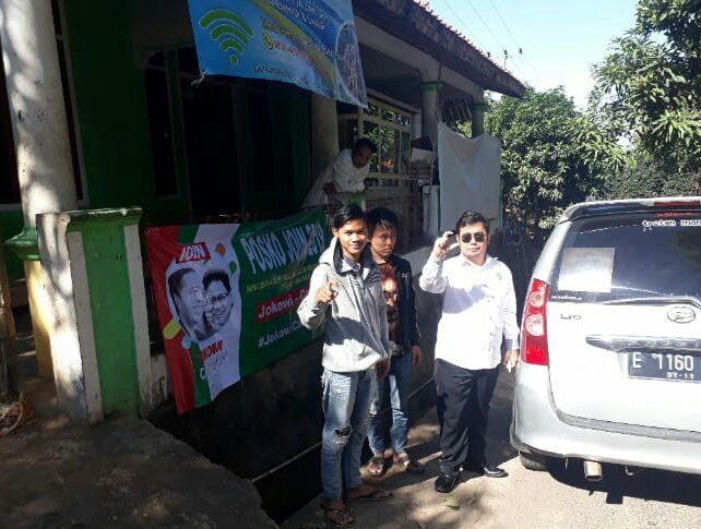 CirebonJoin's tweet photo. Posko #JOIN2019 Ds. Lebak Mekar Kec. Greged #KabCirebon #jabar 
Siap kawal &amp; dukung #JokowiCakImin2019 
#CakiminTheNextCawapres 
#CakIminUntukIndonesia 
@jokowi @cakimiNOW @Jkw_CakImin @Join_Jabar @KangSyaifulHuda @hasim_adnan19 @JabarMaximum https://t.co/WSm2R1uNf4