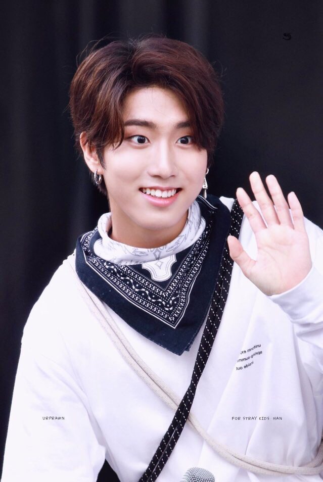 namugalaxy's tweet photo. hello twt it’s currently 2:22am and i know i should be sleeping but i really just need to tweet about my soft hours for jisung because my baby is just so hardworking and beautiful and he just deserves so much love and appreciation. pls appreciate jisung he deserves it so much https://t.co/SVYdkuNtsm