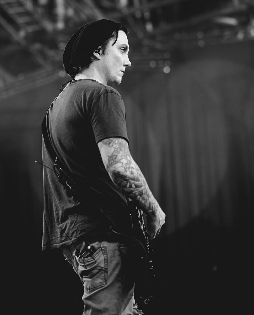 A7XES's tweet photo. Happy Birthday to you, Mr  Gates! @SynysterGates https://t.co/3DL3XPMEdA