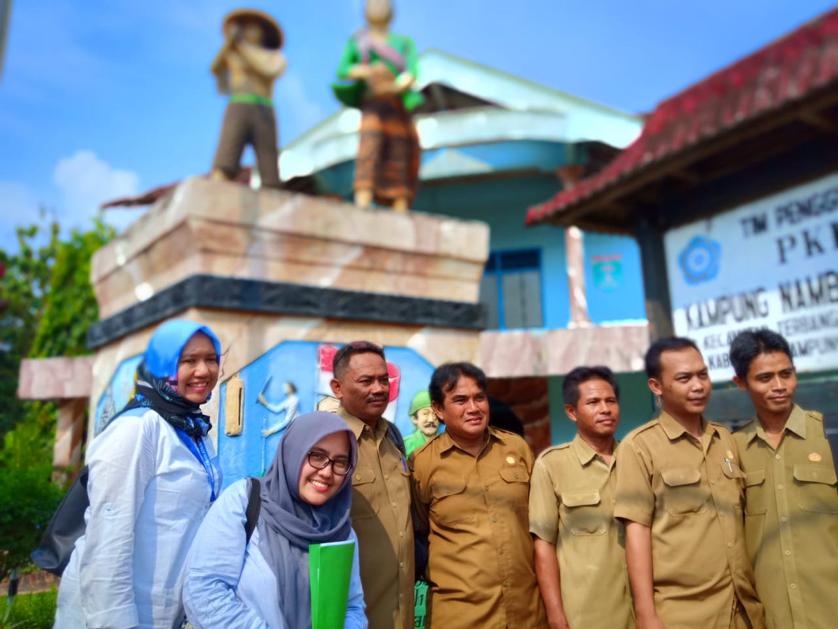 Notaris_Mariah's tweet photo. Mendorong optimalisasi pasar kampung, melalui program inovasi desa #PIDmandirikanDesa #TPPILampung #TPPILampungTengah @jokowi @EkoSandjojo @fachrilabalado @taufikmadjid71 @cik_mashuri @SinggihBK https://t.co/We42KYZpye