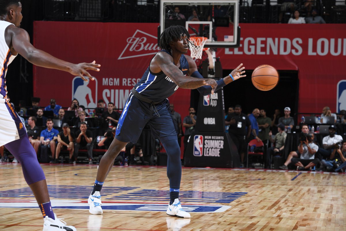 TexasLegends's tweet photo. Halftime in Vegas, @JalenJones_21 on a #DoubleDoubleAlert with 7pts/6reb. @Moneymot5 with 6pts/3reb #SummerLegends https://t.co/FH6vrGsVDJ