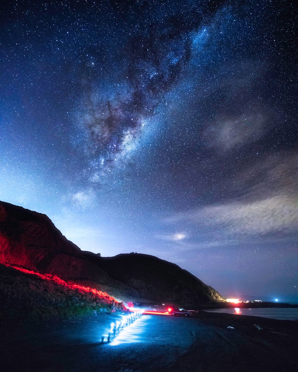 theartofnight's tweet image. We ended up having a starry night out on the south coast of @Wellington_NZ  for my #Astrophotography workshop as part of @NZIPPhoto InFocus 2018.