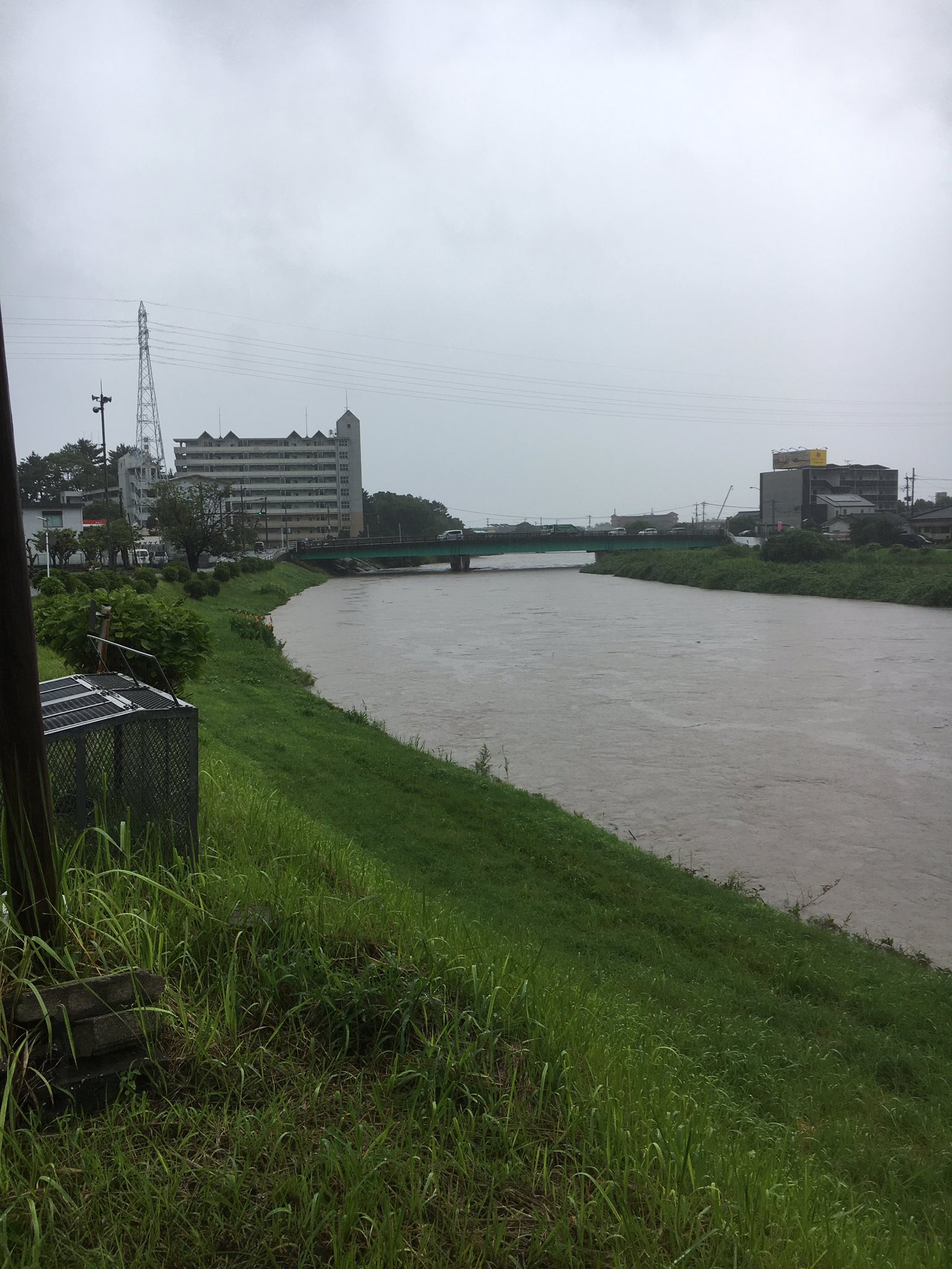 上野寿洋 うえの屋 今の姶良市思川や10号バイパスの様子 13時頃が満潮なので水位が多少上がりました 10号バイパスや高速道路は通行できています Mbc投稿 姶良市