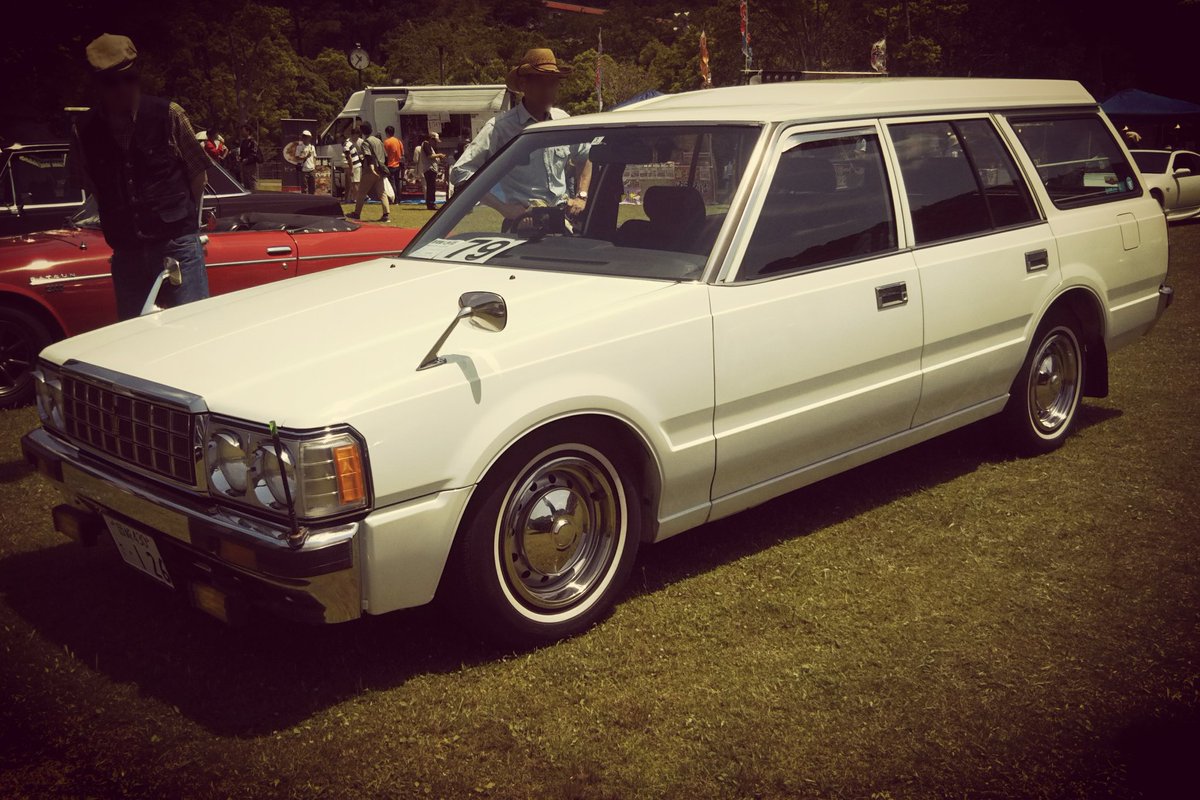 L_GS126V's tweet photo. なにこのタグ(笑) タッチしたら香ばしいお車がズラズラと…
#同じ車とすれ違わないので挨拶できない
#クラウン のバン、#136V は時々見かけますが、#126V 以前は本当に見かけません。大事にします。
#貨物車 #商用車 #高速有鉛 https://t.co/gisjEIkbif
