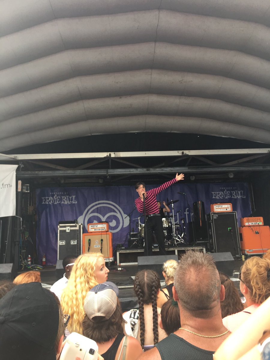 mgctrashbag's tweet photo. @yungblud super nice to see you today, i loved every second of it!! https://t.co/DHo00xXDxS