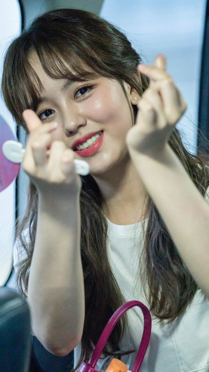 This girl is reviewing her next project and I'm so so exciteddd... 😆🙌💓
#KIMSOHYUN