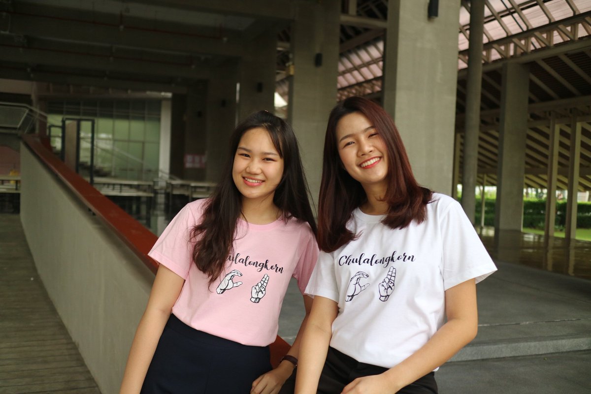 cu_signlang's tweet photo. 🎊🎊 ฉลองเปิดแอคทวิตของร้าน 🎊🎊
สุ่มแจกเสื้อ 1 ตัว สำหรับใส่ไปงาน #cufirstdate จากคนที่รีทวิตทวีตนี้และฟอลแอคของเรา ประกาศผลวันจันทร์ที่ 9 กรกฎาคม 2561 เวลา 20.00 น. 
📣 รีกันเยอะๆน้าา
 #TeamChula #ทีมจุฬา #cufirstdate2018 #CUFirstDate61 #Dek61 #Chula #CU102 #Tcas #ChulaCuteBoy https://t.co/JmffIkE12Y