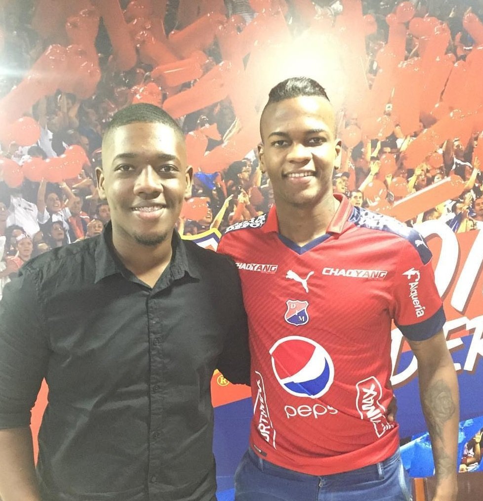 Julian Capera Auf Twitter Larry Angulo Es Nuevo Jugador Del Deportivo Independiente Medellin