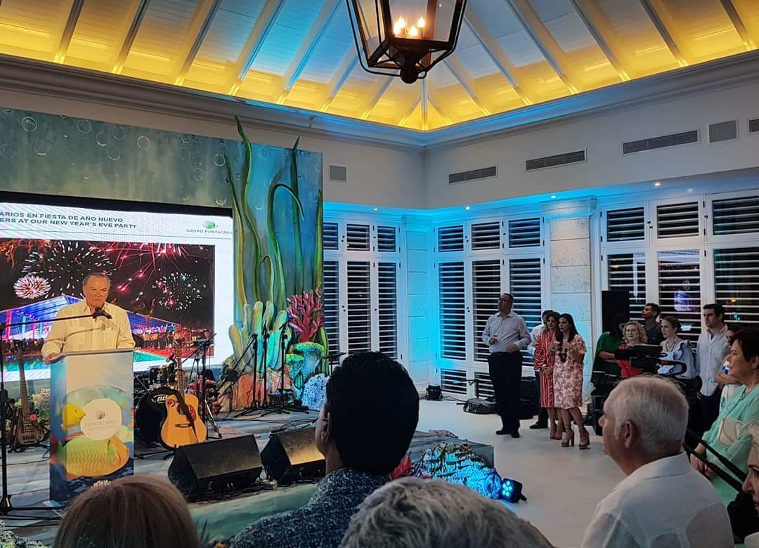 PUNTACANARESORT's tweet photo. Welcoming our homeowners to the "Underwater Experience" cocktail party, were they will be enjoying an unforgettable weekend. #ownersweekend #puntacanaresort #ownersweekend2018 https://t.co/IqJTXTGccy
