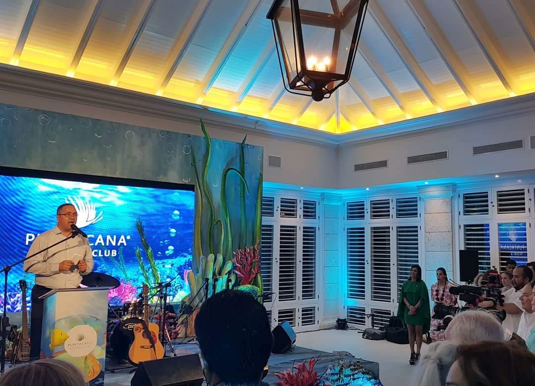 PUNTACANARESORT's tweet photo. Welcoming our homeowners to the "Underwater Experience" cocktail party, were they will be enjoying an unforgettable weekend. #ownersweekend #puntacanaresort #ownersweekend2018 https://t.co/IqJTXTGccy