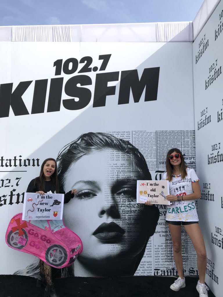 soysofiaelias's tweet photo. This is my happy place❤️😊 @taylornation13 @taylorswift13 https://t.co/mQwEpXTelb