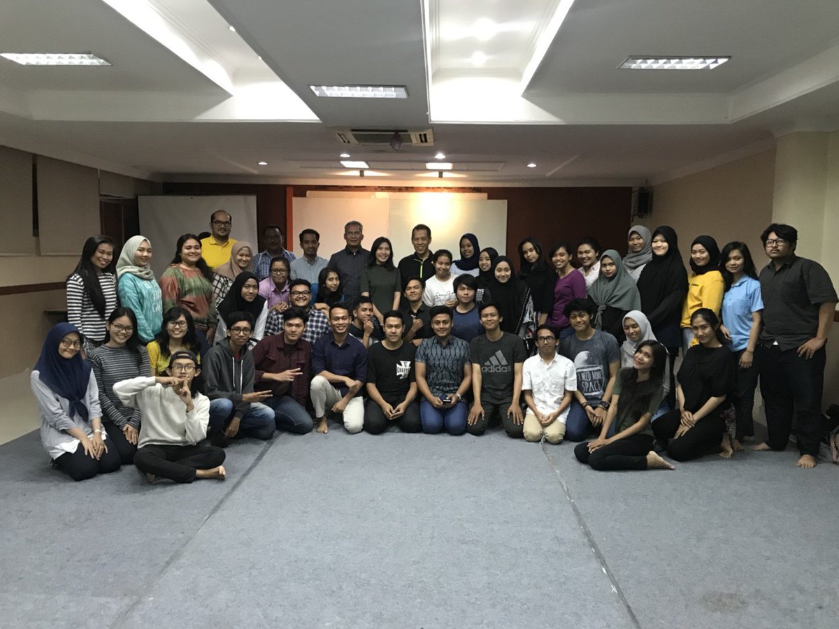 [ 5 Juli 2018 ]

Halal Bihalal bersama Pembina dan Pelatih PSM UMB.
Semoga tali persaudaraan dan kekeluargaan PSM UMB semakin erat dan tetap terjaga💛
#cumadipsmumb