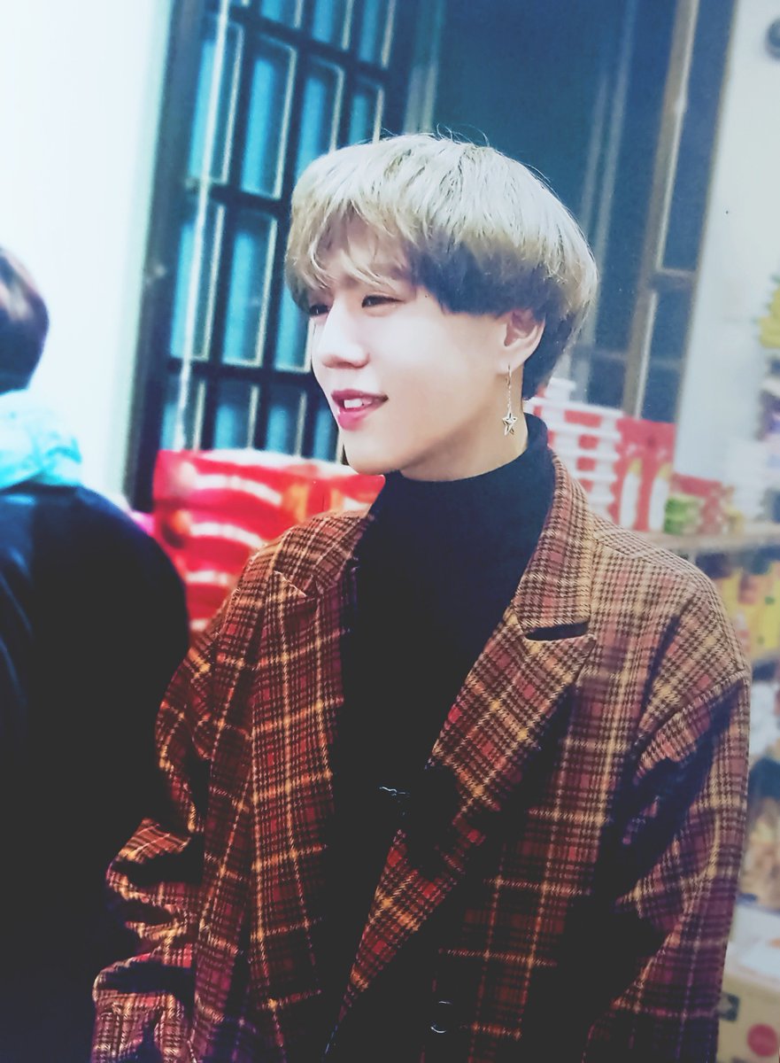 _resting_place's tweet photo. 🌸WORKING EAT HOLIDAY IN JEJU 포토��� 유겸 스캔보정본🌸
https://t.co/3VMZaglNbv
https://t.co/NVPHqOMFmm
https://t.co/s25pIJo2Bg
#유겸 #갓세븐 #got7 #yugyeom https://t.co/L5iYlYNgop