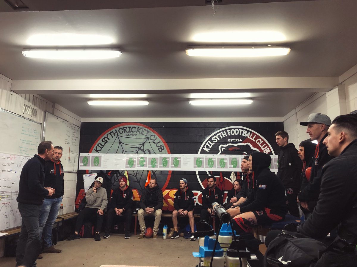 KilsythFC's tweet photo. Thanks to @thelistmanager for coming down to the club today for our Presidents/Sponsors Lunch and for talking to our Senior boys before their clash with @gwhawks https://t.co/TqUAQUlDQq