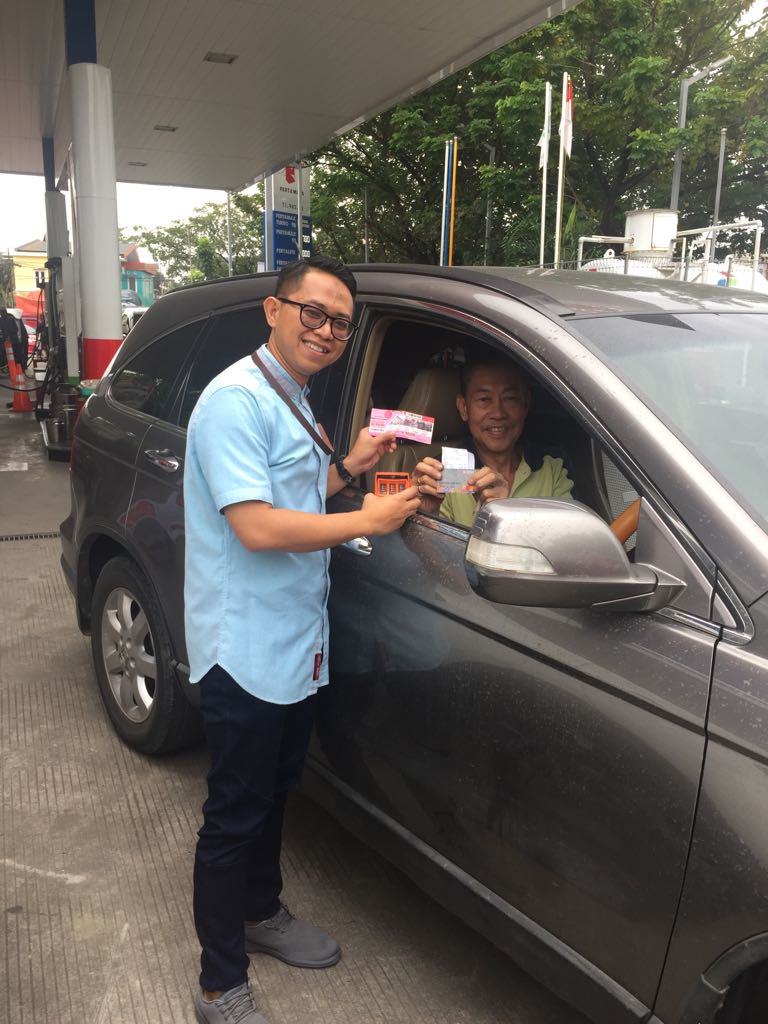 BNI's tweet photo. Ini dia serunya Gratis Voucher Pertamina Rp100ribu dengan bayar BBM Non Subsidi di SPBU COCO Pertamina terpilih dengan Kartu Debit dan Kredit BNI!
Hanya berlaku hari ini pukul 07:00-14:00 WIB!
Info lengkap cek https://t.co/8s2LVjeSvw
#BNI72Tahun #BNItuDigital https://t.co/fd9aLzrZz9