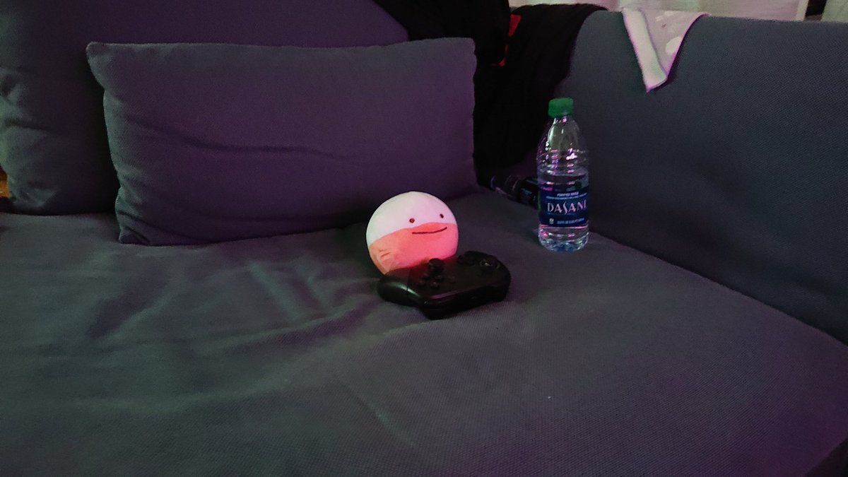 ditto_electrode's tweet photo. staying hydrated while gaming https://t.co/O7tvpokas0