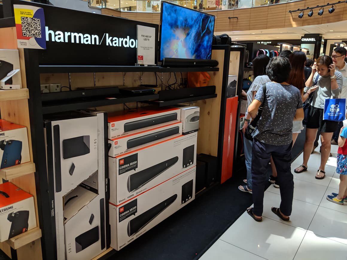 SwitchTM's tweet photo. Buy a JBL Soundbar and a get TV and subwoofer for FREE. Price at RM1400 only #switchworld #jbl #switchmy #gurneyplaza #apple #malaysia https://t.co/ACMOFPlEnu